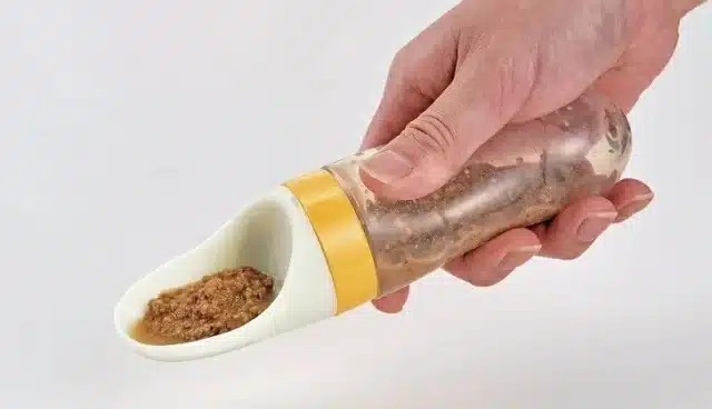 老犬介護用品 食事　便利グッズ　おすすめ　食べさせ方　水の飲ませ方